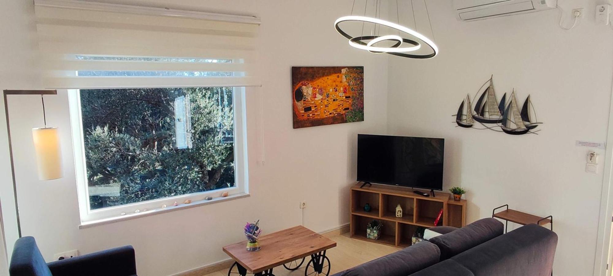 Amaryllis Apartment *