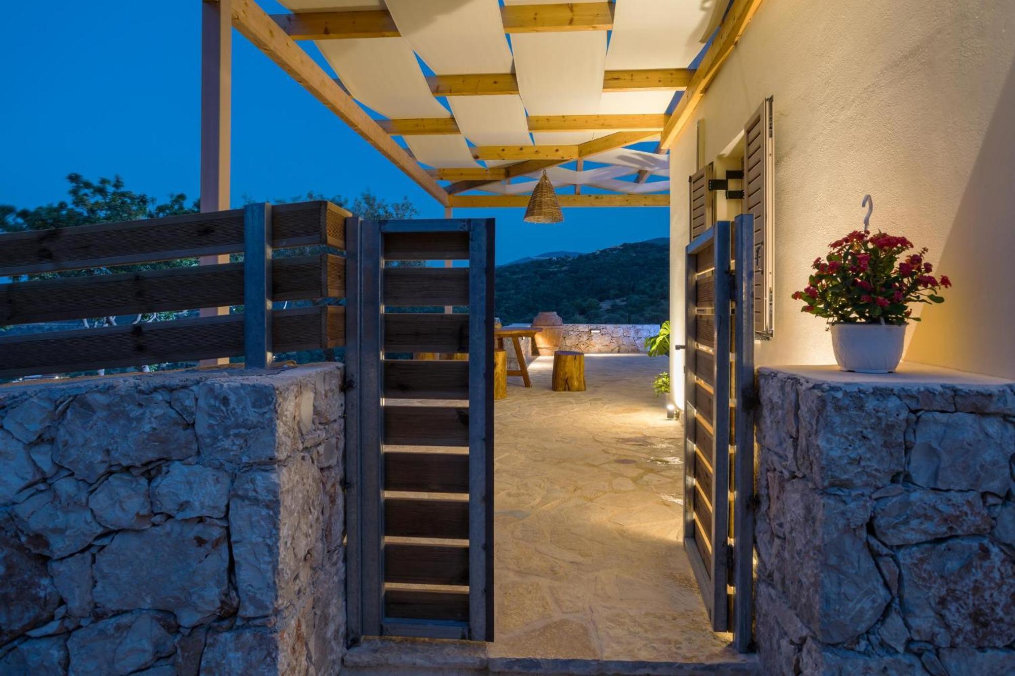 Villa Seva Sea View - Perfect For Romantic Getaways With Pool And Sunrise & Sea Views