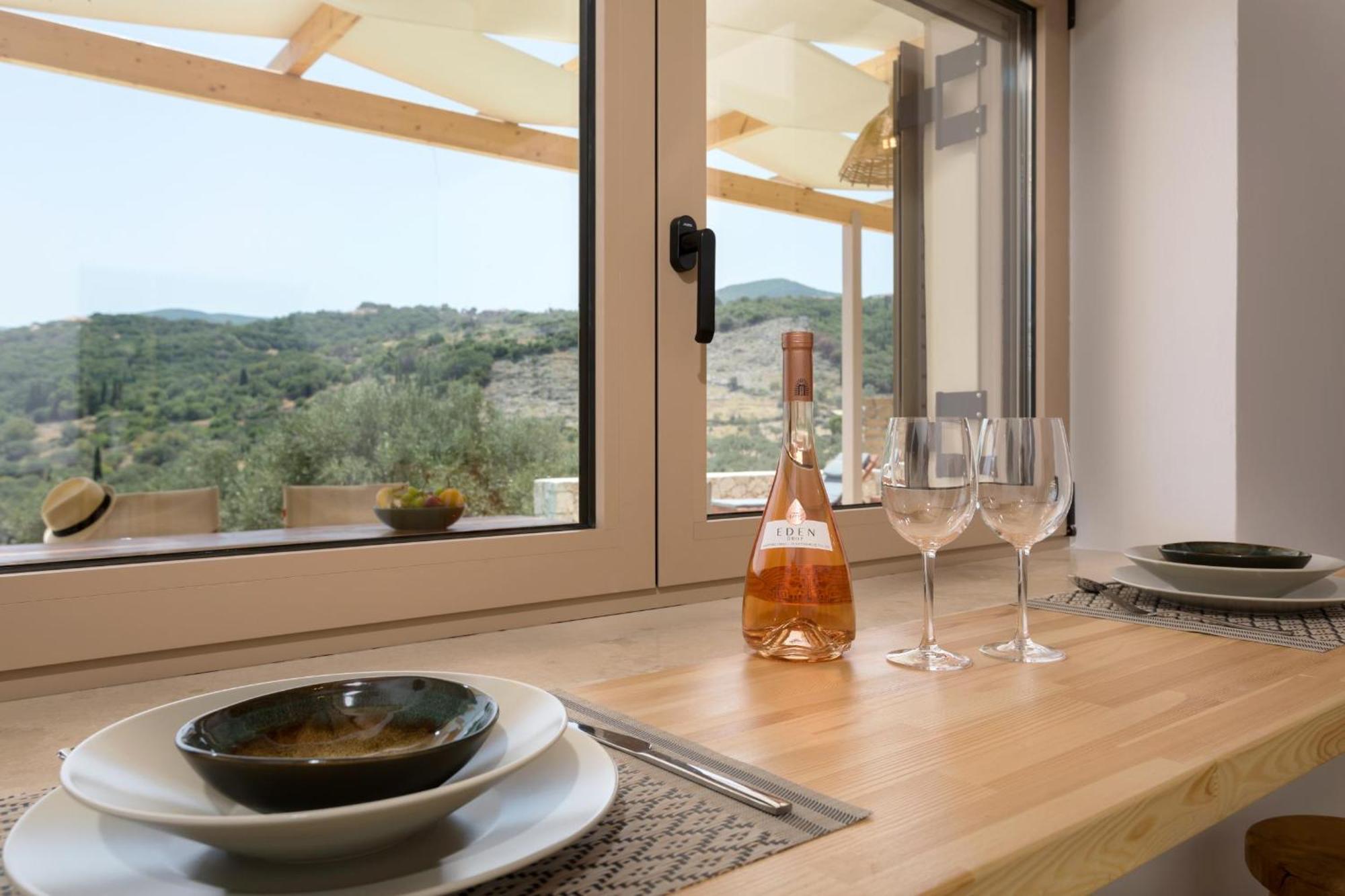 Seva Sea View - Perfect For Romantic Getaways With Pool And Sunrise & Sea Views Skinaria
