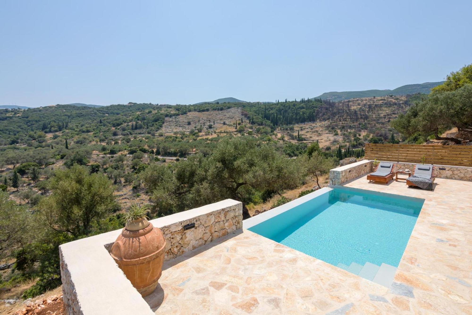 Seva Sea View - Perfect For Romantic Getaways With Pool And Sunrise & Sea Views