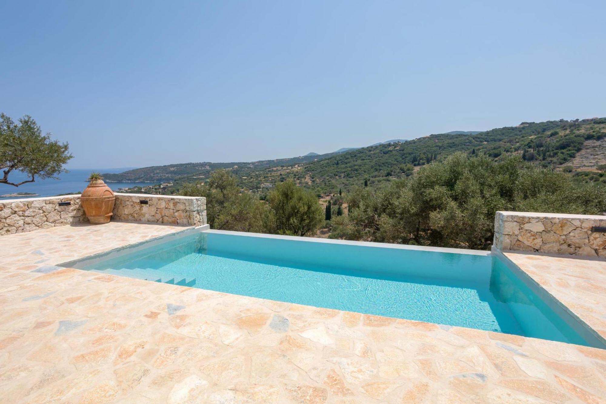 Seva Sea View - Perfect For Romantic Getaways With Pool And Sunrise & Sea Views Villa *