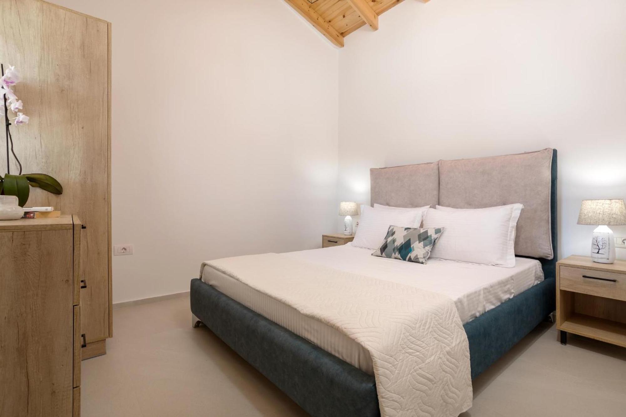 Villa Seva Sea View - Perfect For Romantic Getaways With Pool And Sunrise & Sea Views Skinaria