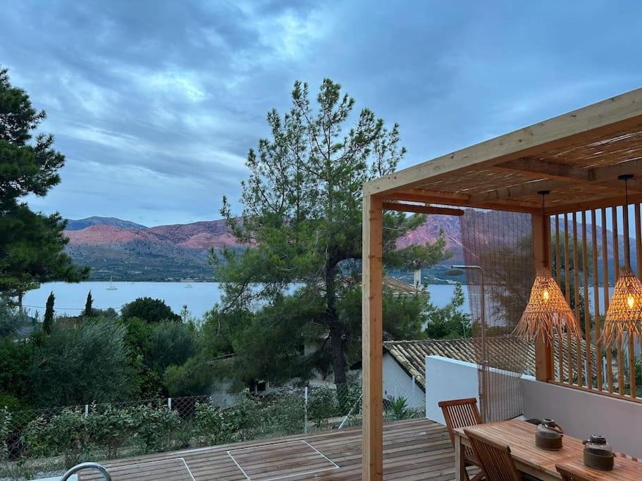 Seaside Villa: Private Pool, Mountain View For 6 * Pogonia