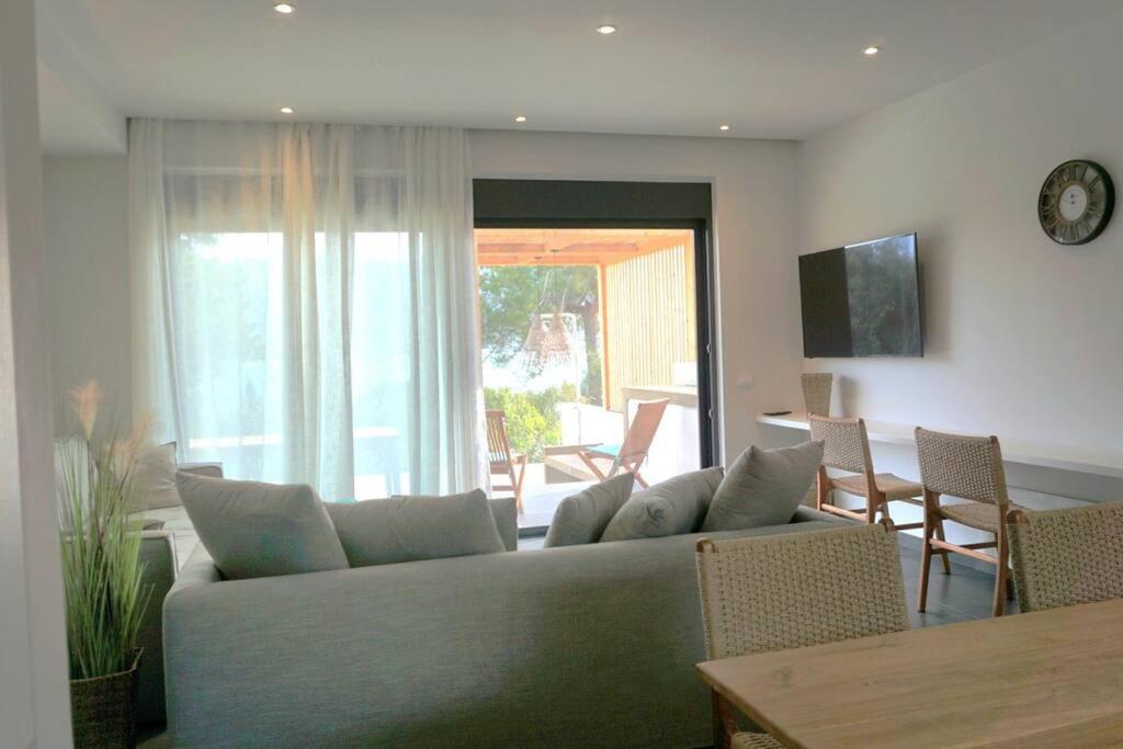 Villa Seaside Villa: Private Pool, Mountain View For 6 Pogonia