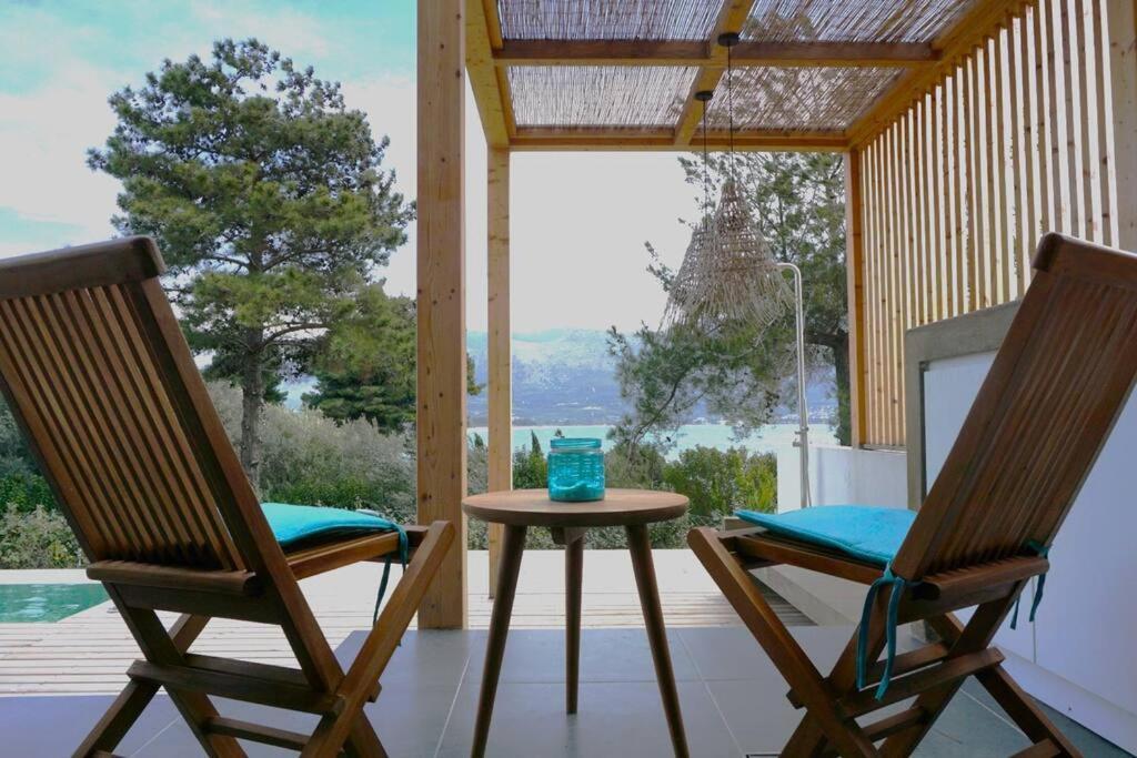 Seaside Villa: Private Pool, Mountain View For 6 Villa