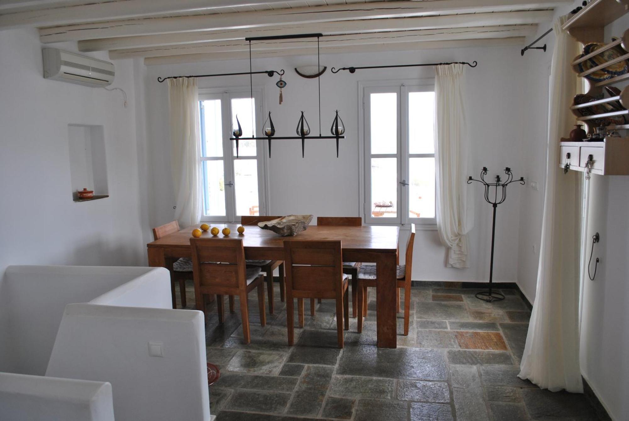 Pende Traditional Villa *