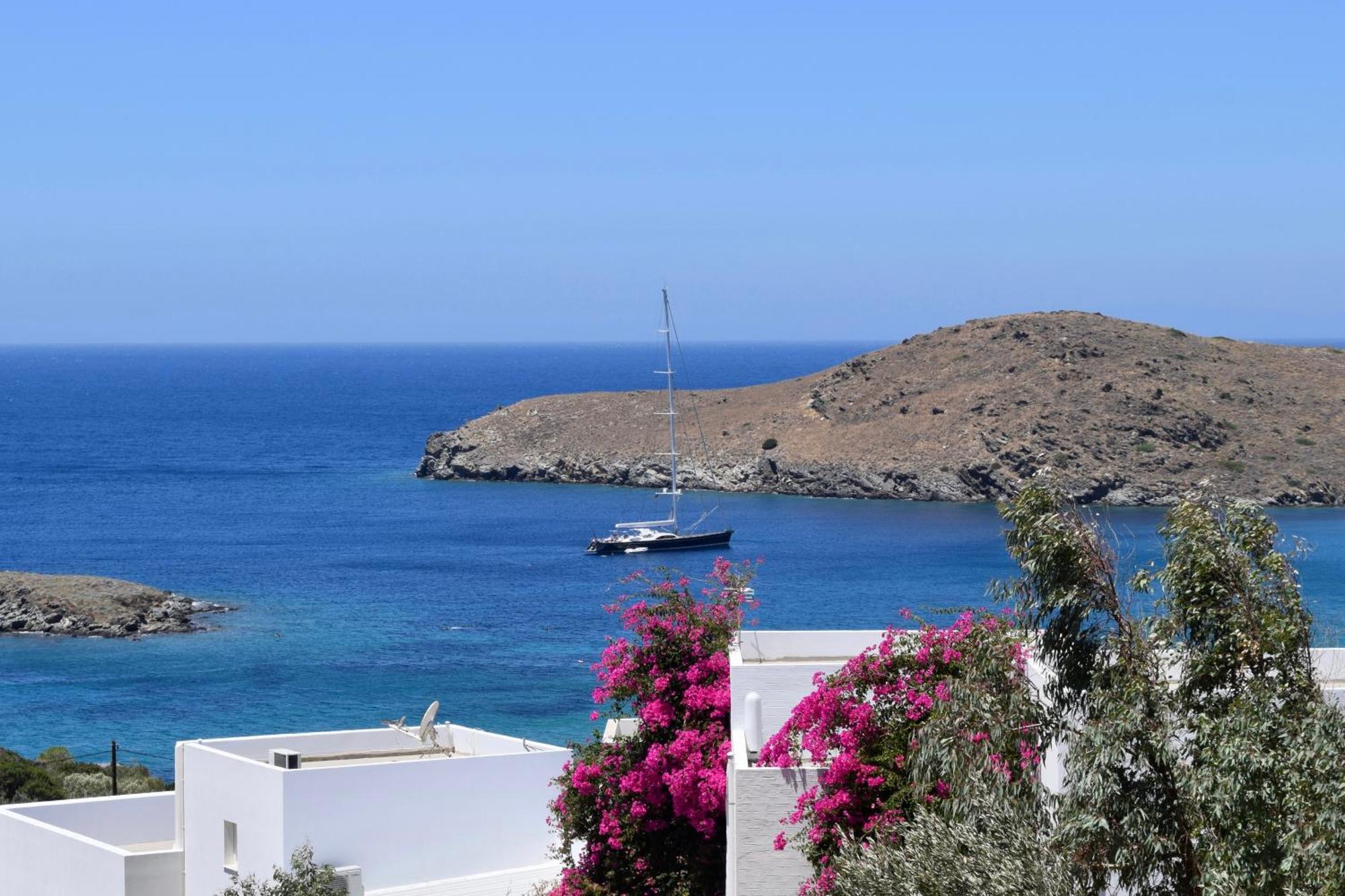 Holiday home 'Paraside' Seaside Villa In Delfini Says Netflix Kini