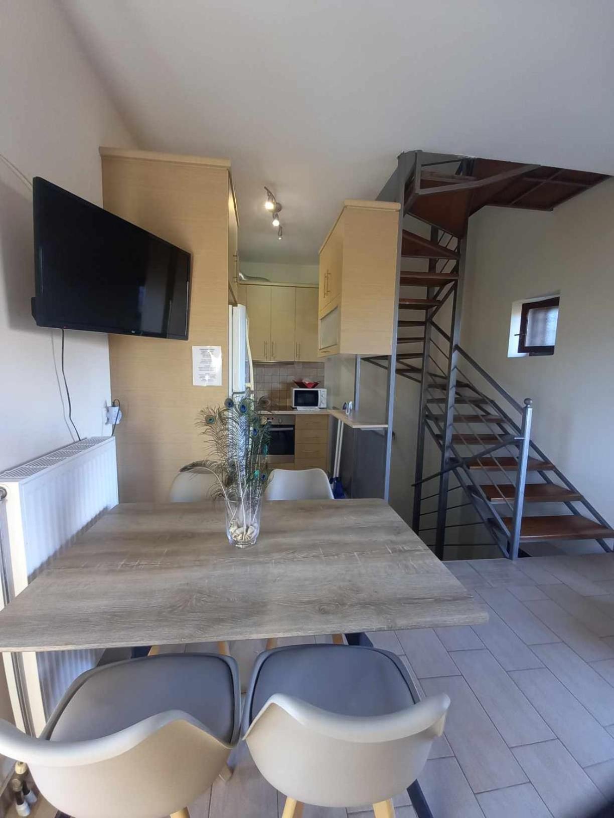 Karantonis House Apartment