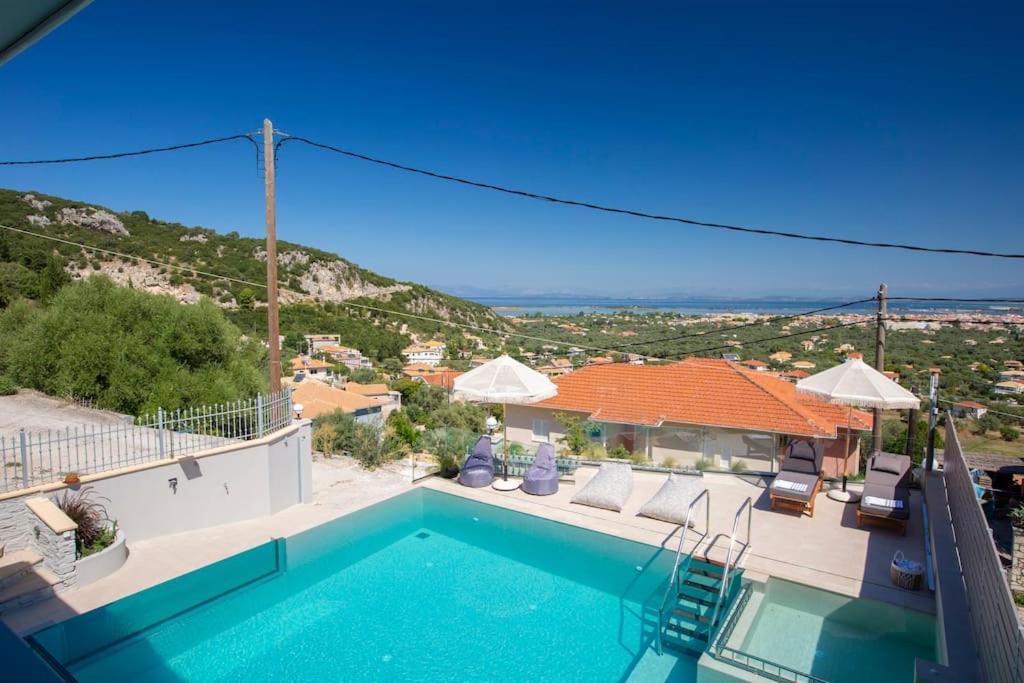 Theretro, With Superb View Villa