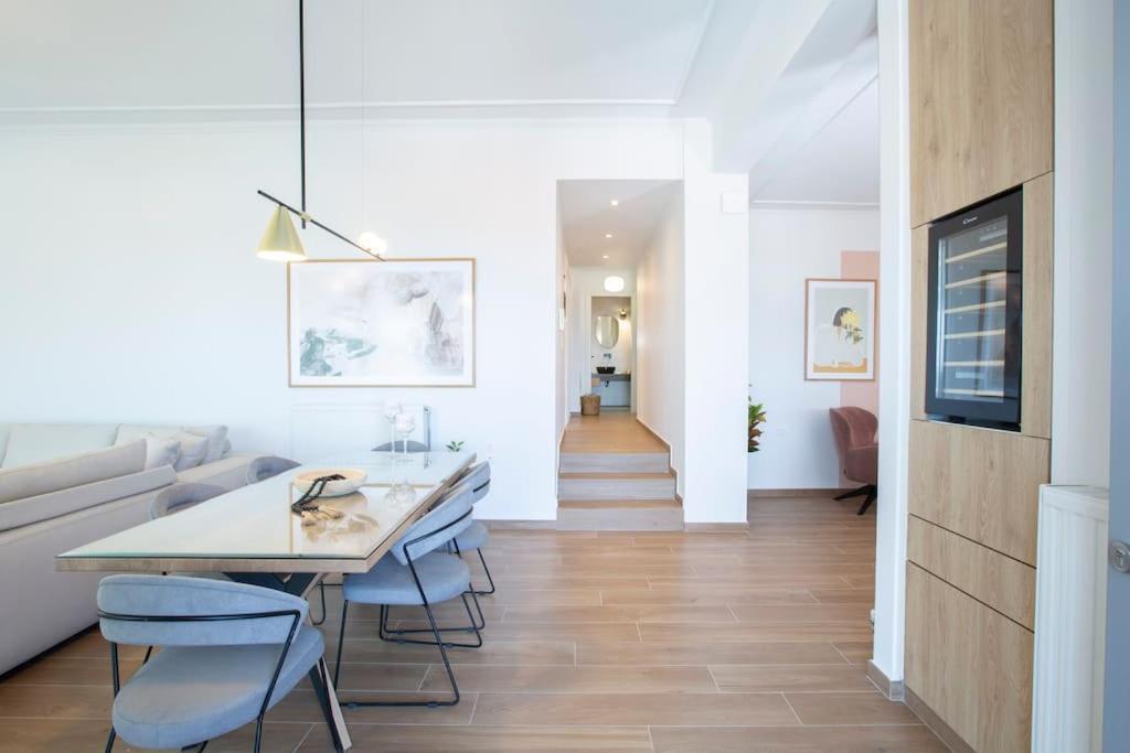 Theretro, With Superb View Villa