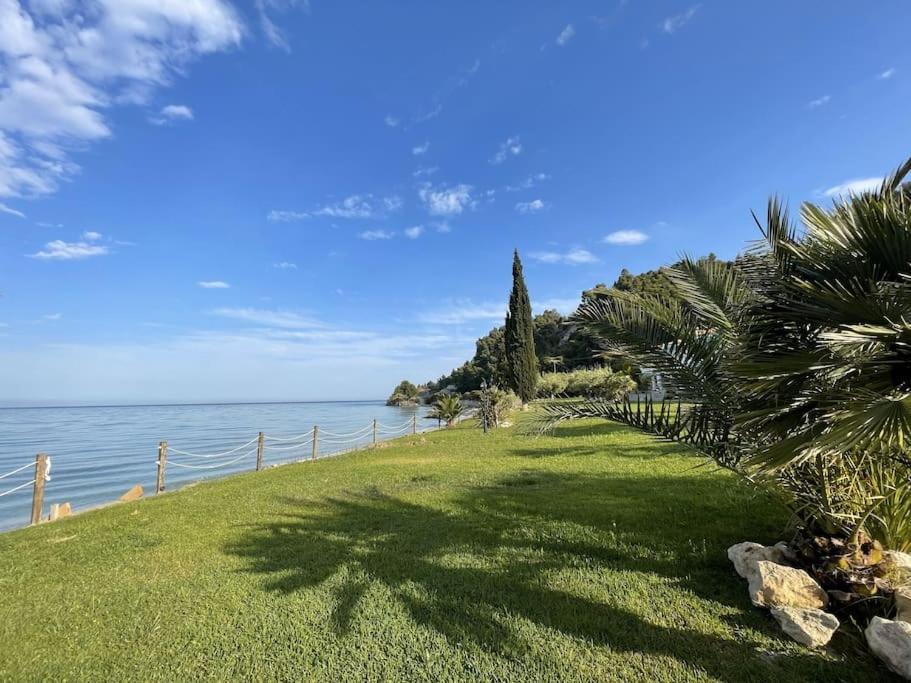 Thalassa-seafront Family Apartment