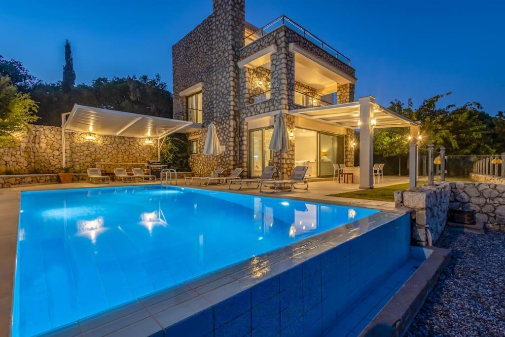 Villa Leonardo, With Superb Views *