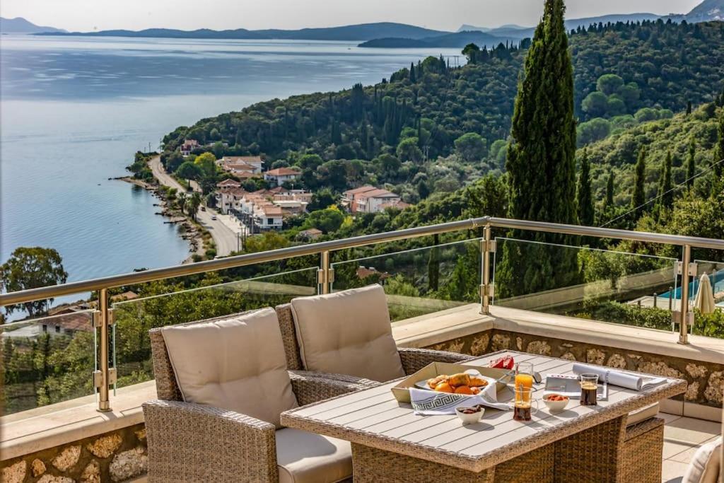 Leonardo, With Superb Views Villa