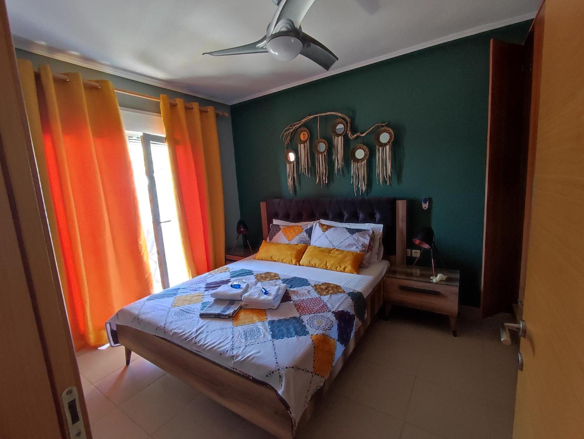 Iris Deluxe 3 Apartment *