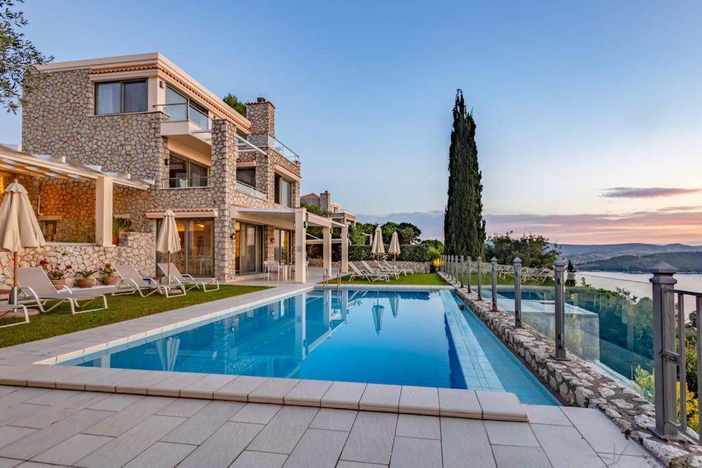 Villa Isabelle With Superb Views *