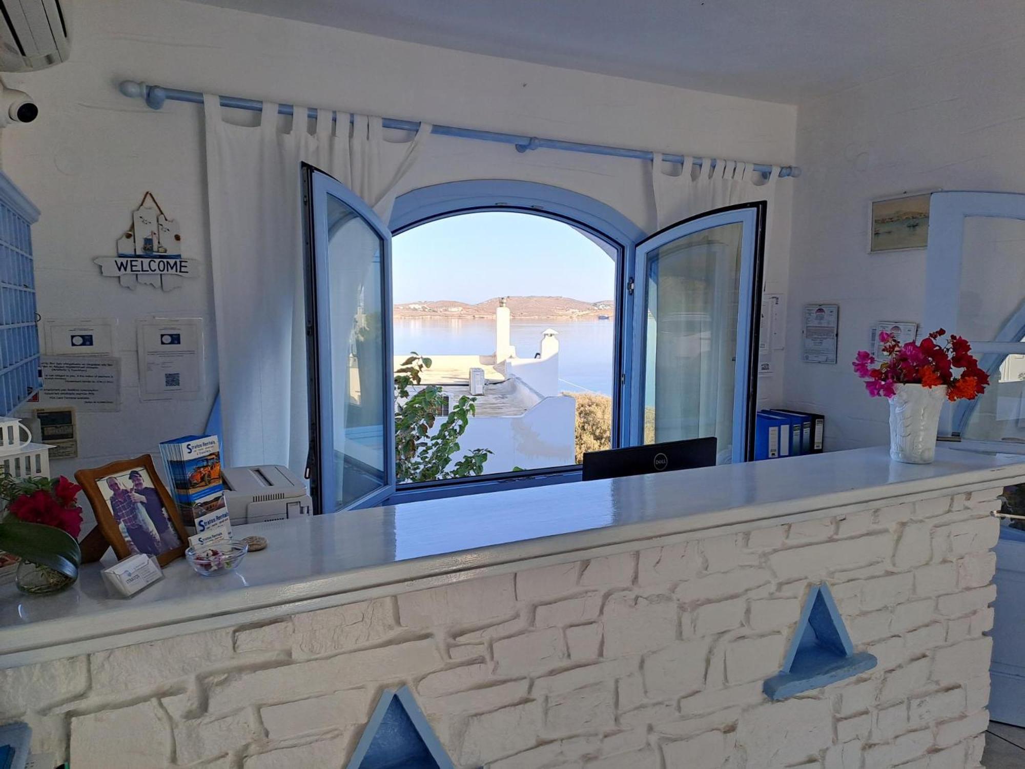 Aparthotel Stratos & 3*
