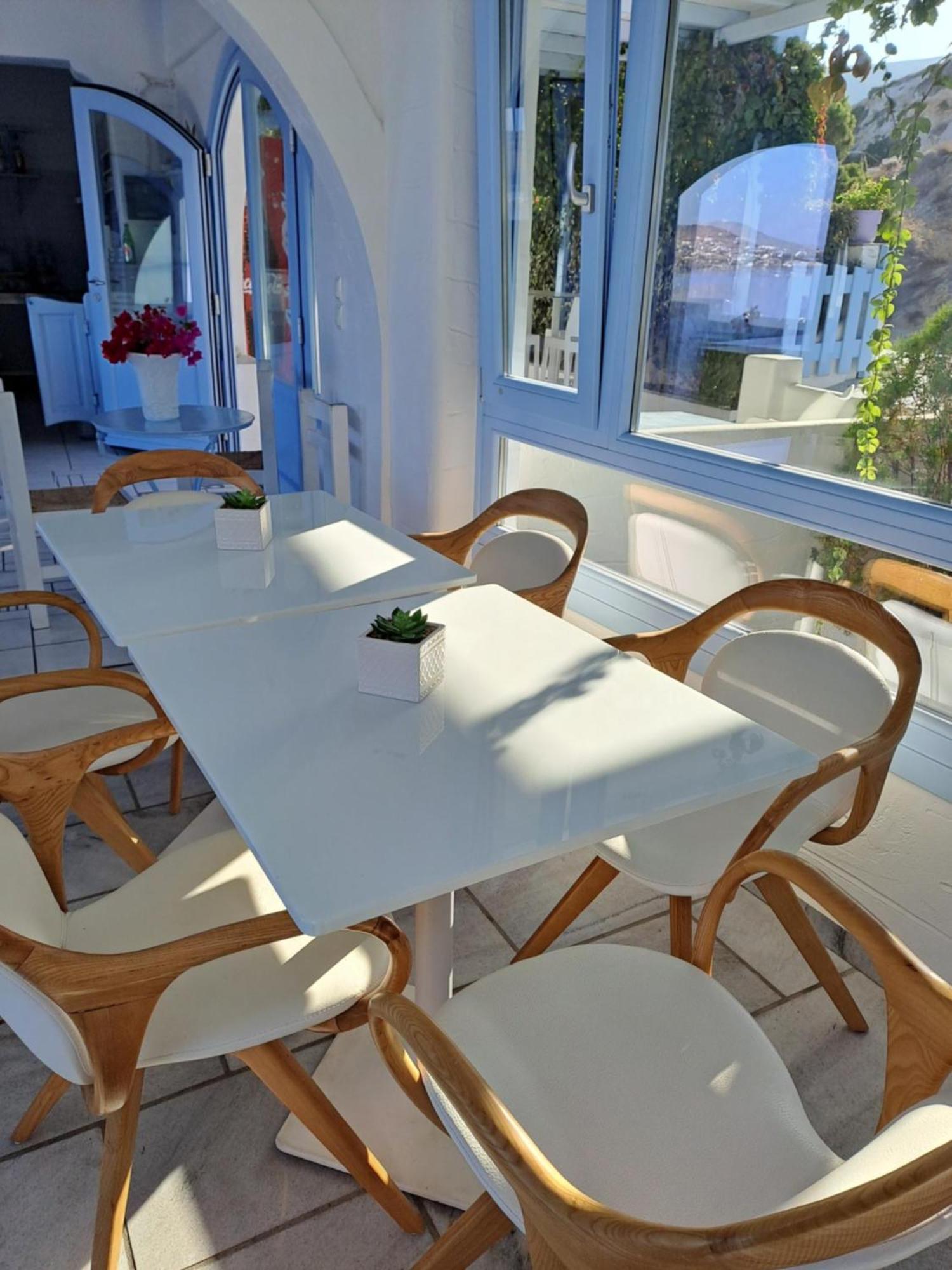 Stratos & Aparthotel 3*