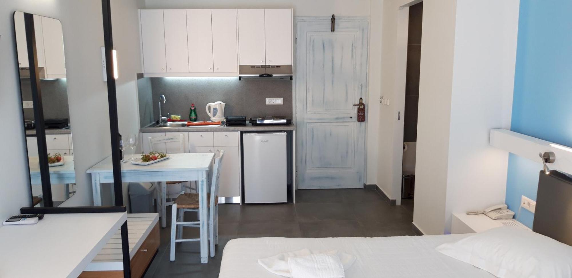 Aparthotel Niriides 3*