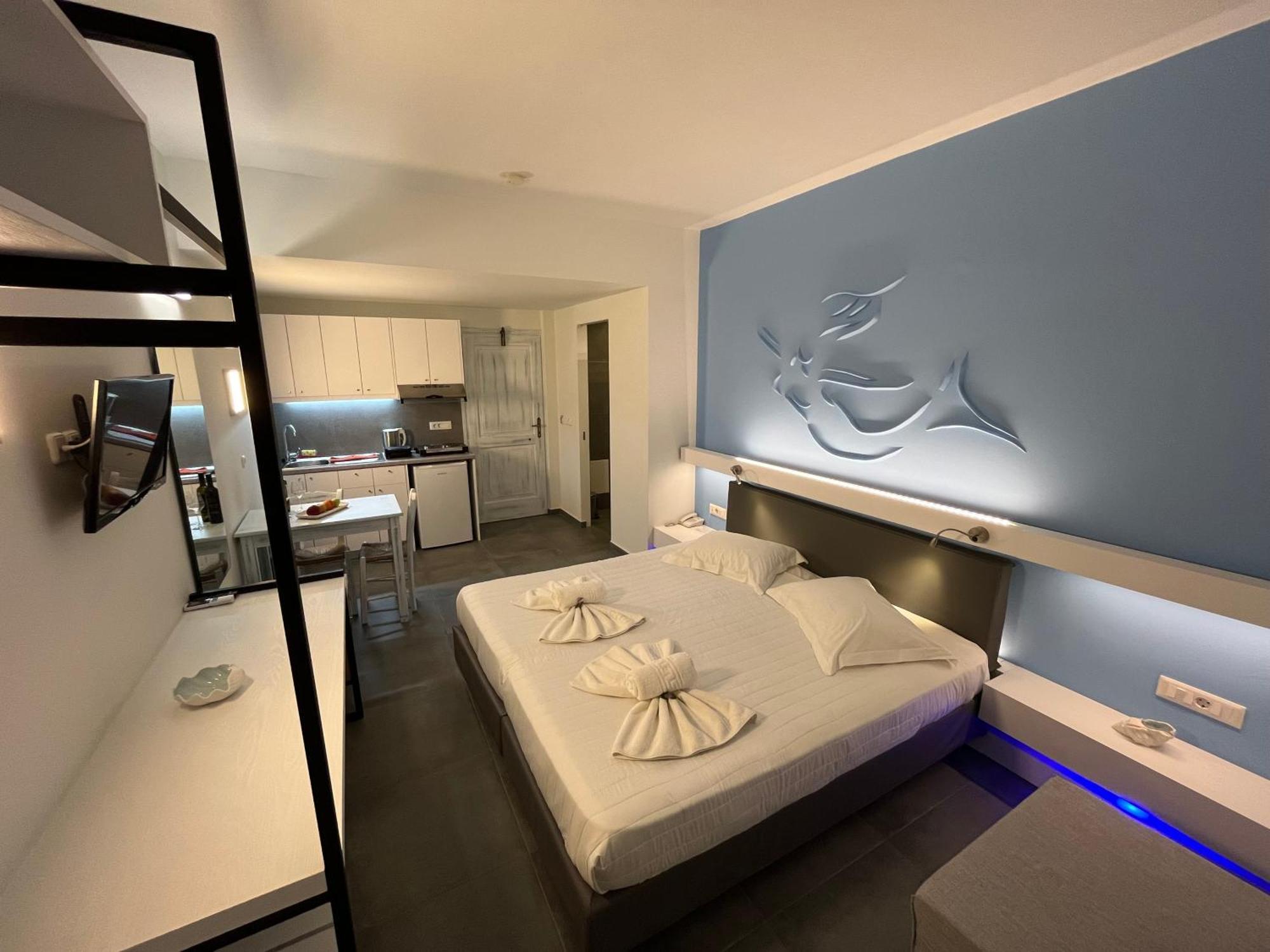 Niriides Aparthotel 3*