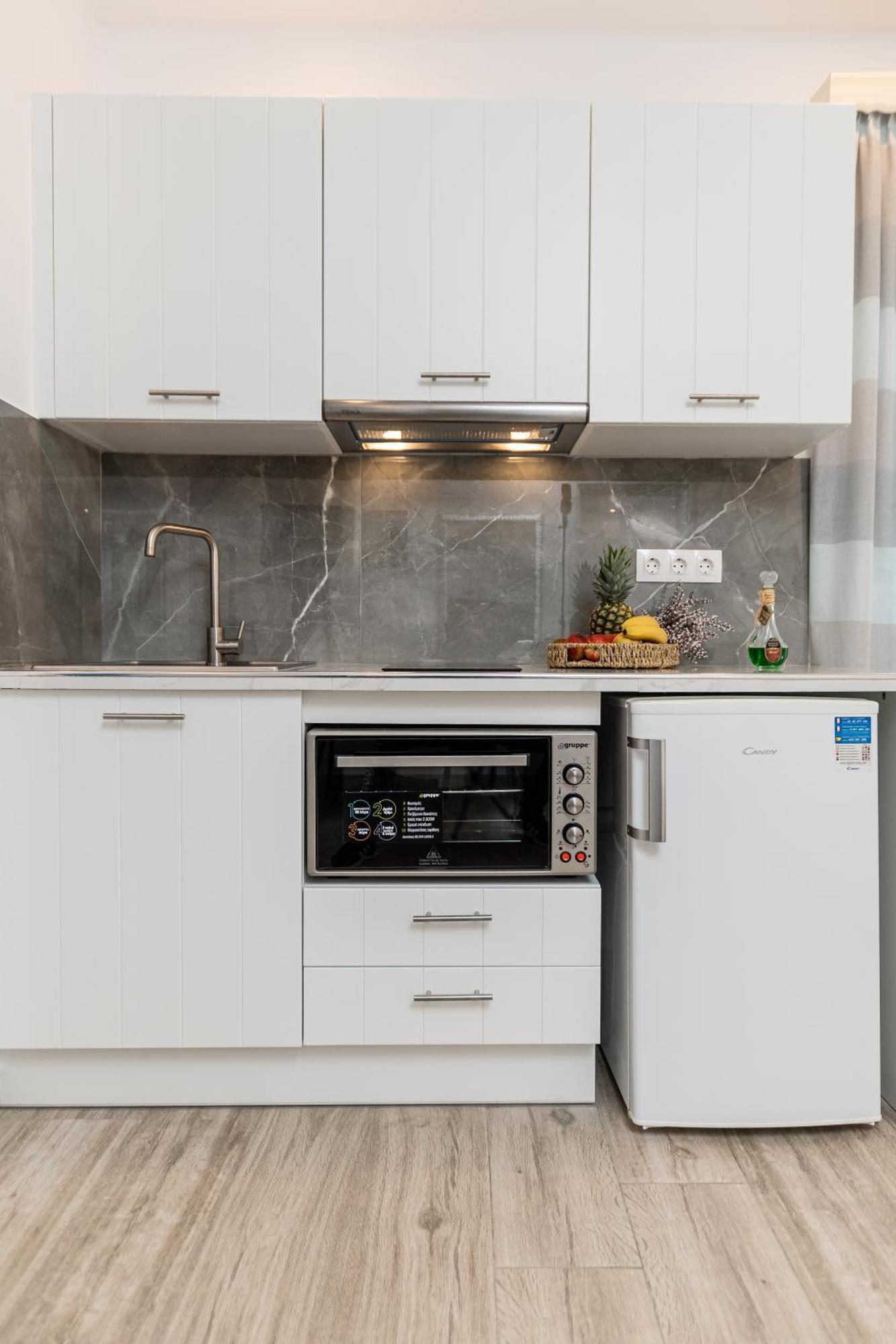 Sun Apartment *