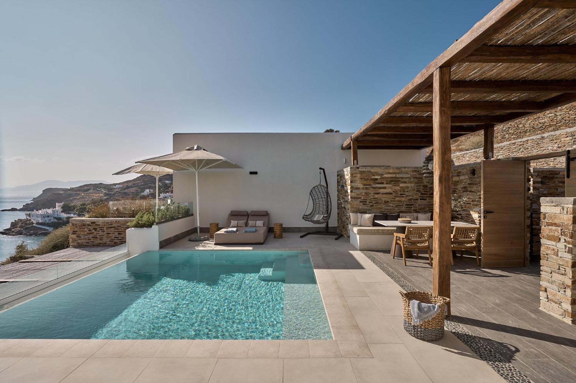 Ios Grand Pool Hotel
