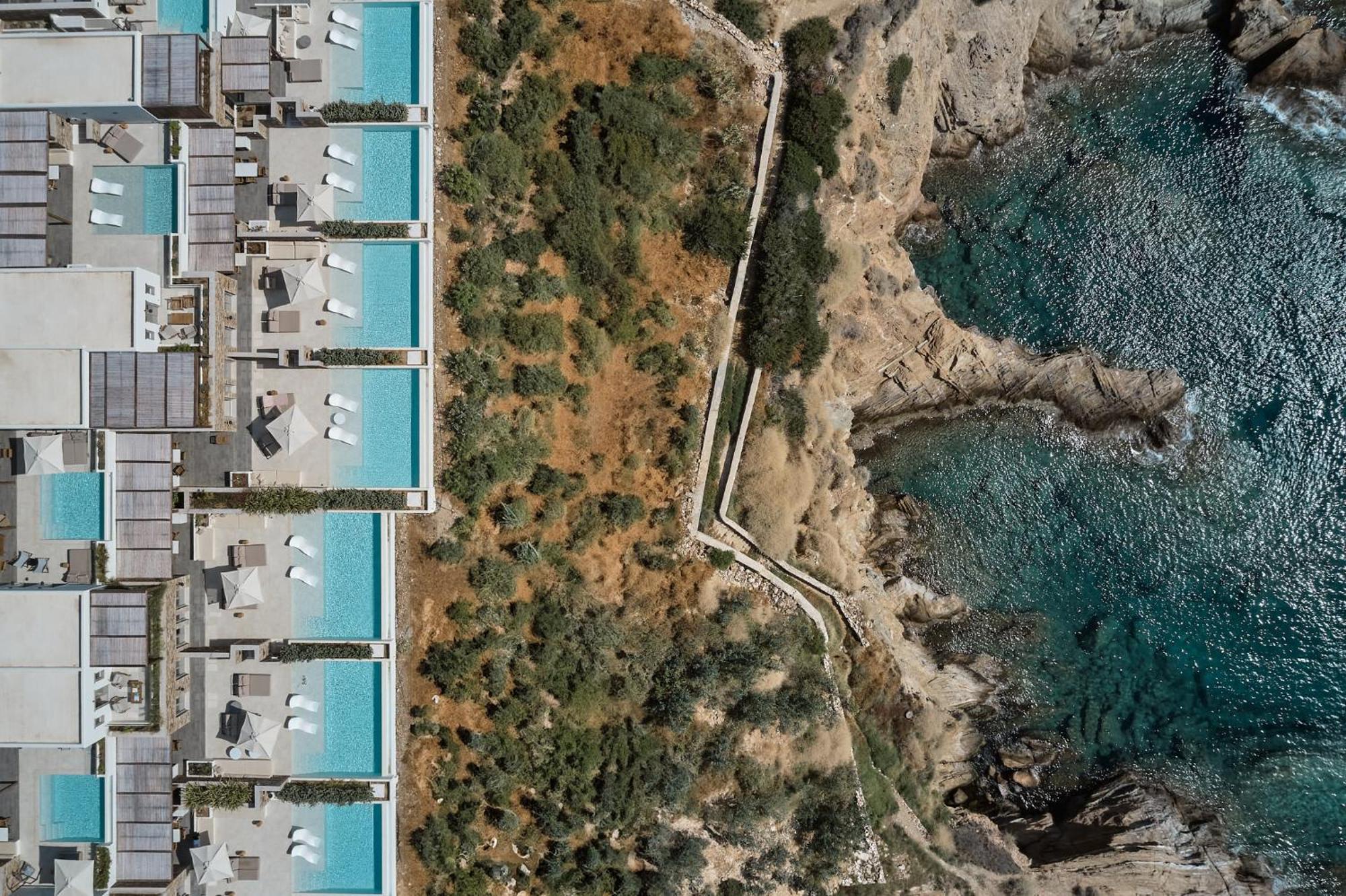 Ios Grand Pool Hotel