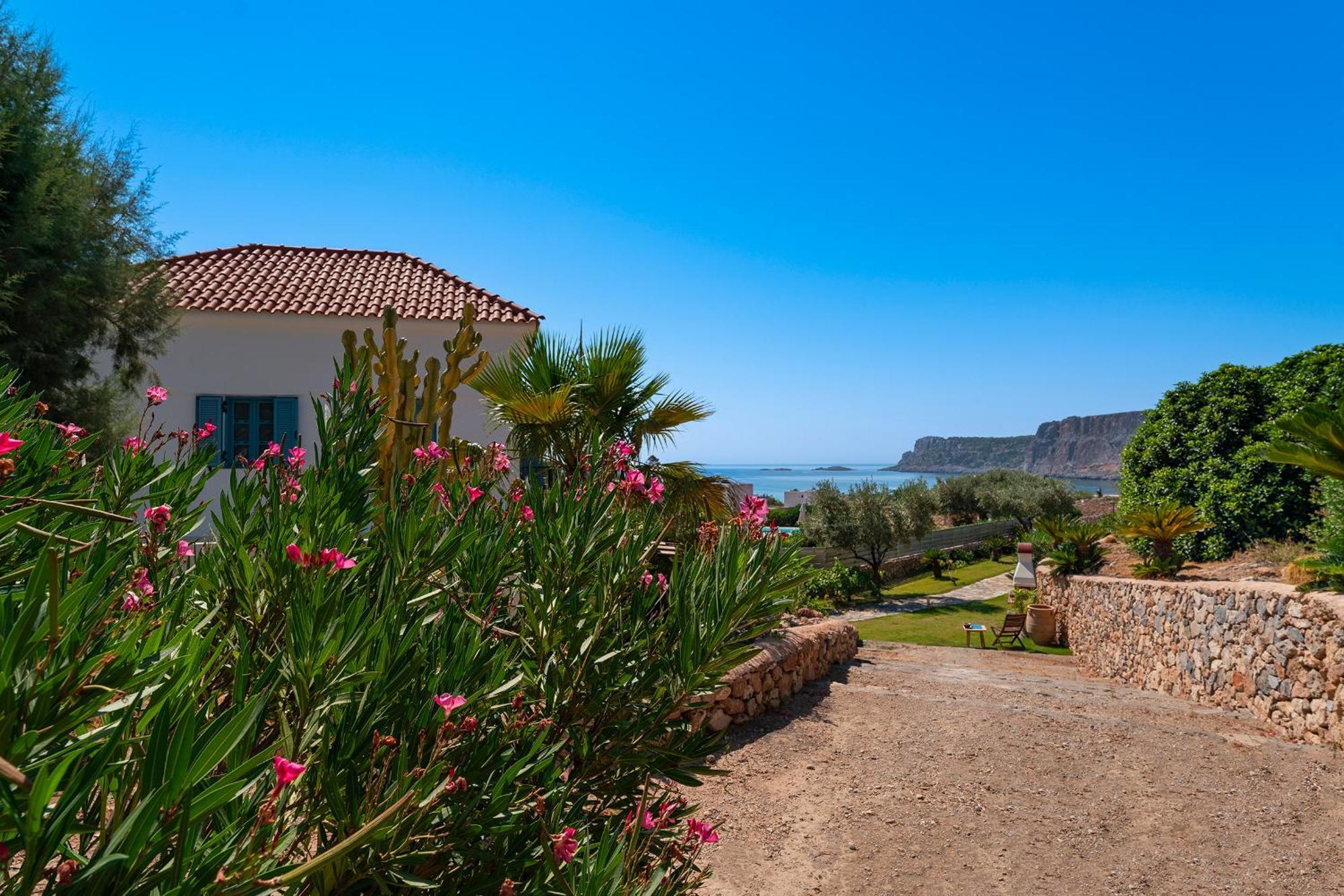 Oceanis * Lindos (Rhodes)