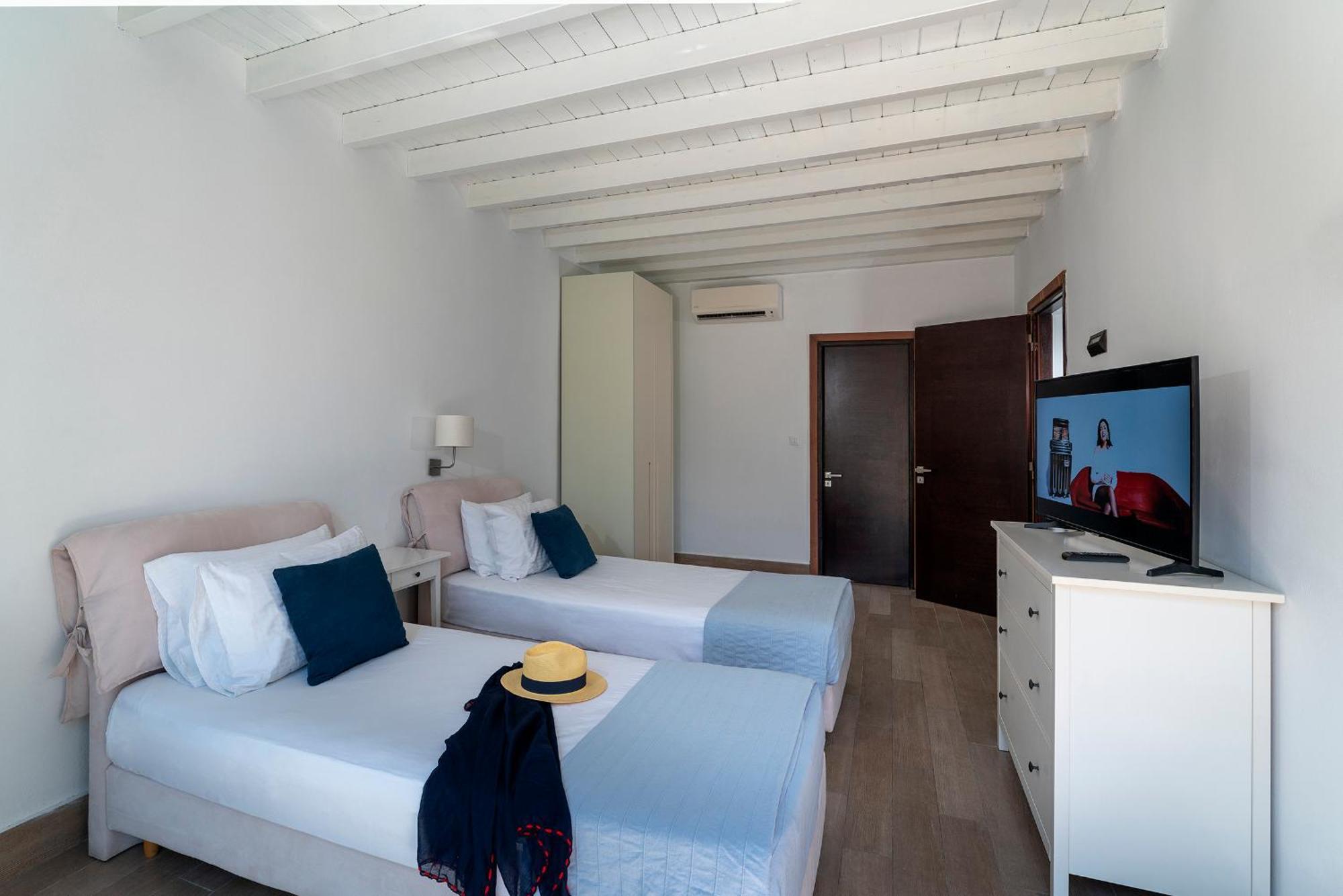 Oceanis Villa Lindos (Rhodes)