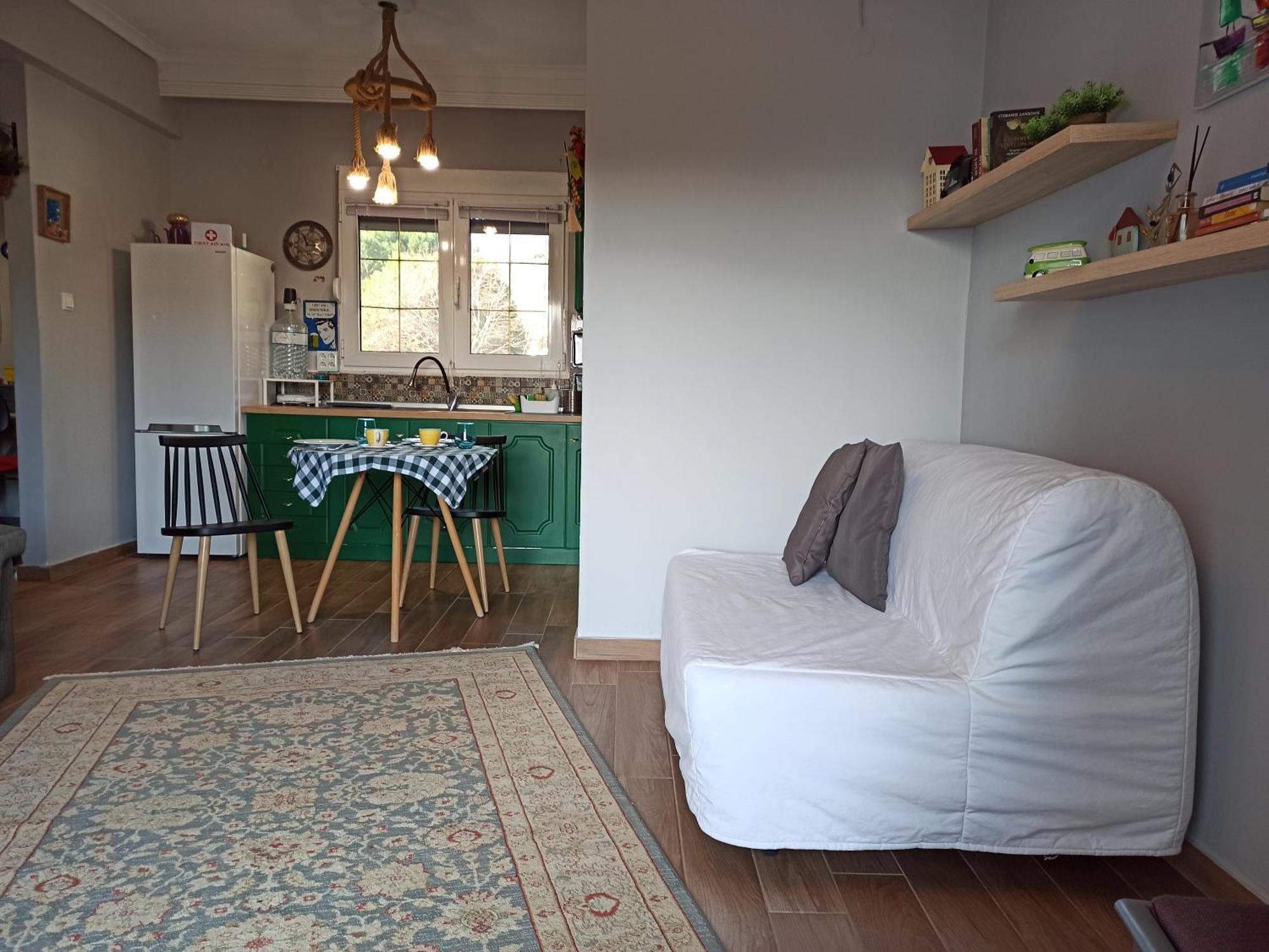 Front Apartment *
