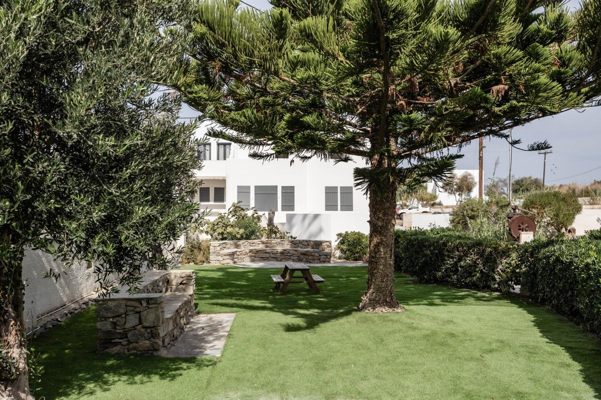 Aggeliki's Diamond Aparthotel 2*