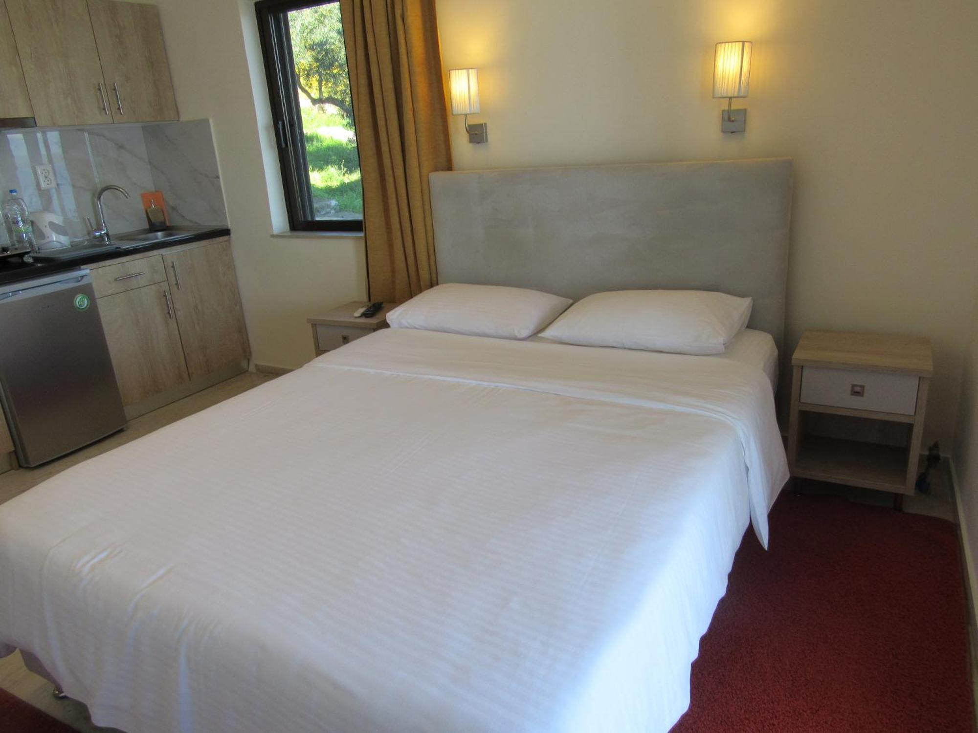Kallisto Aparthotel 2*