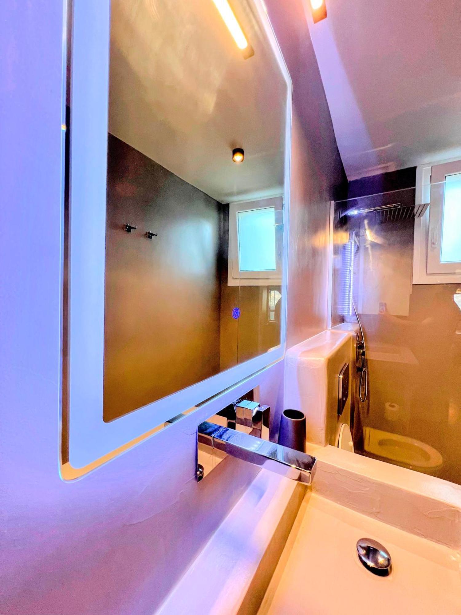 Andros Elements - Air & Water Apartment *