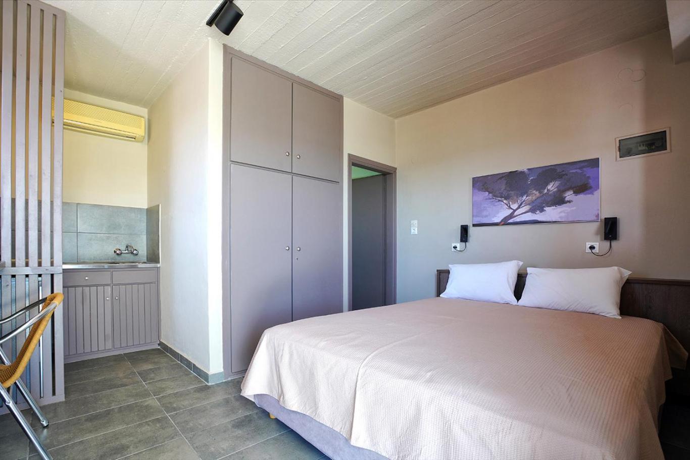 Aparthotel Alekos