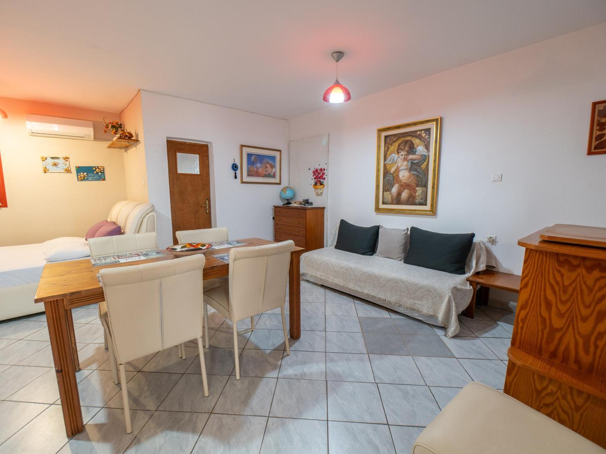 Holiday home Megris Country Vinglafia