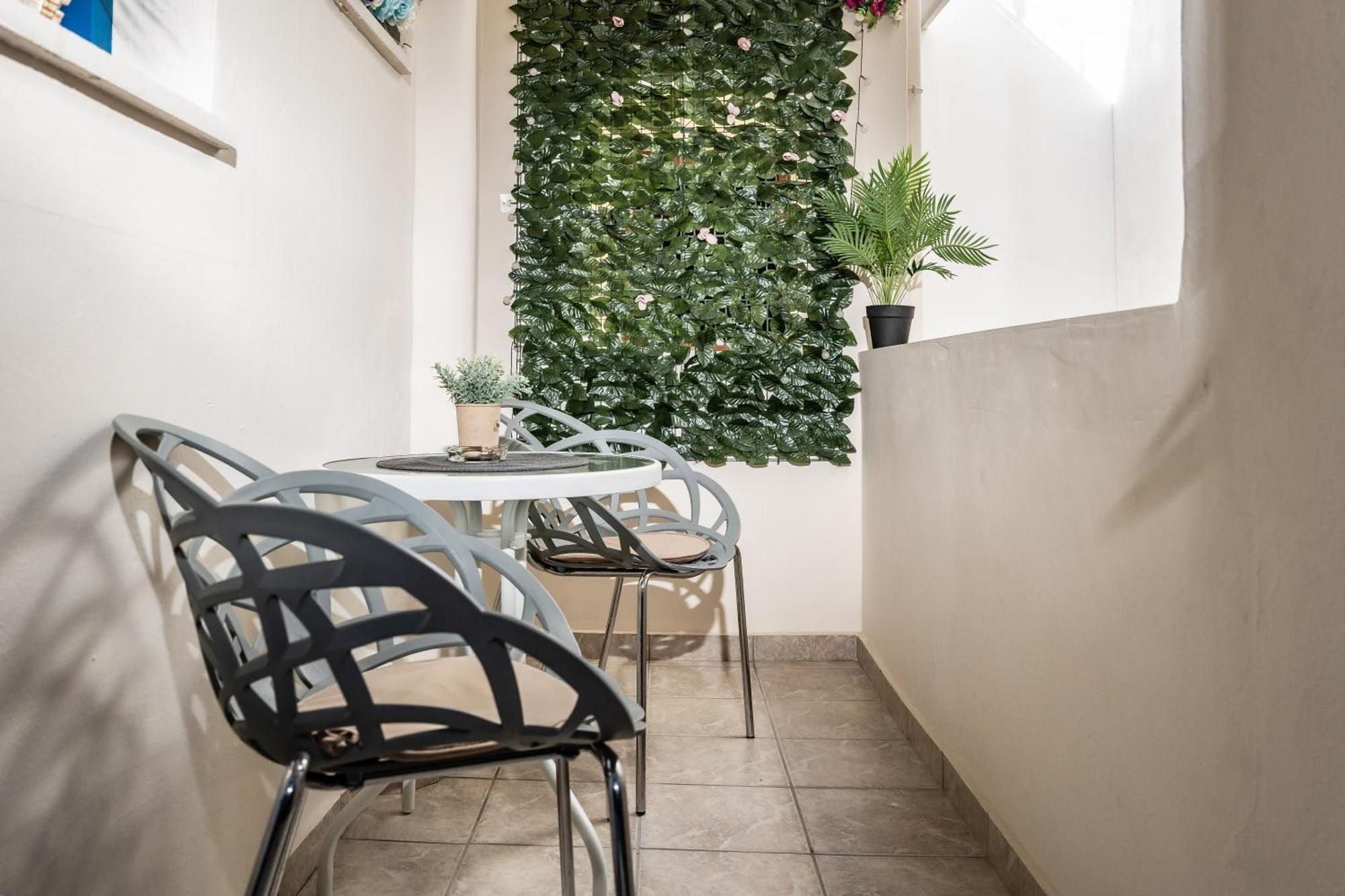 Aparthotel Lefkes Naxos City