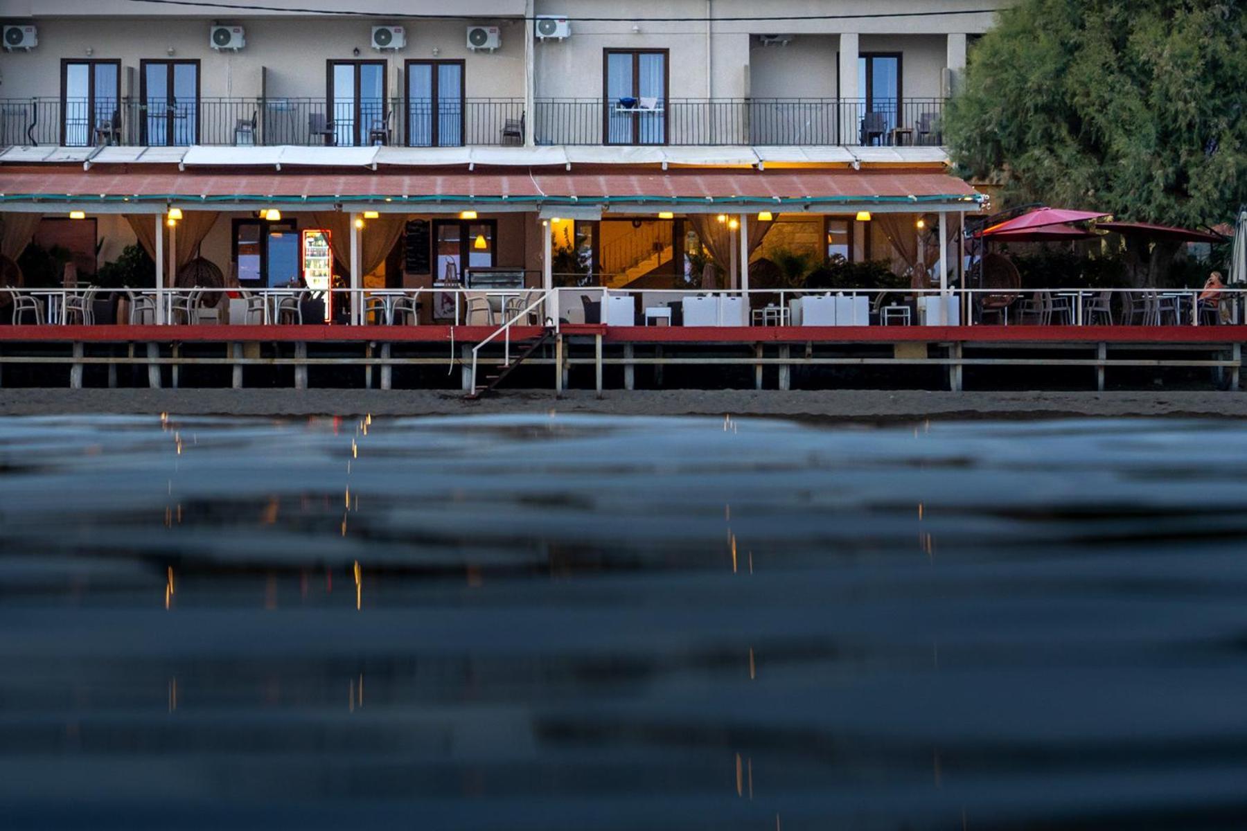 Sappho 2* Skala Eresou