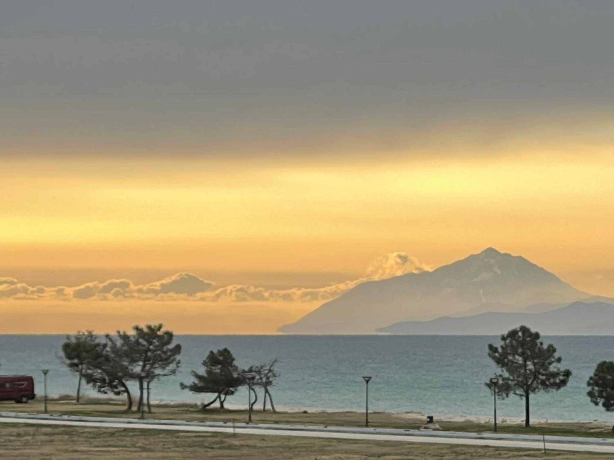 J&j Seaview Apartment Ofrinion