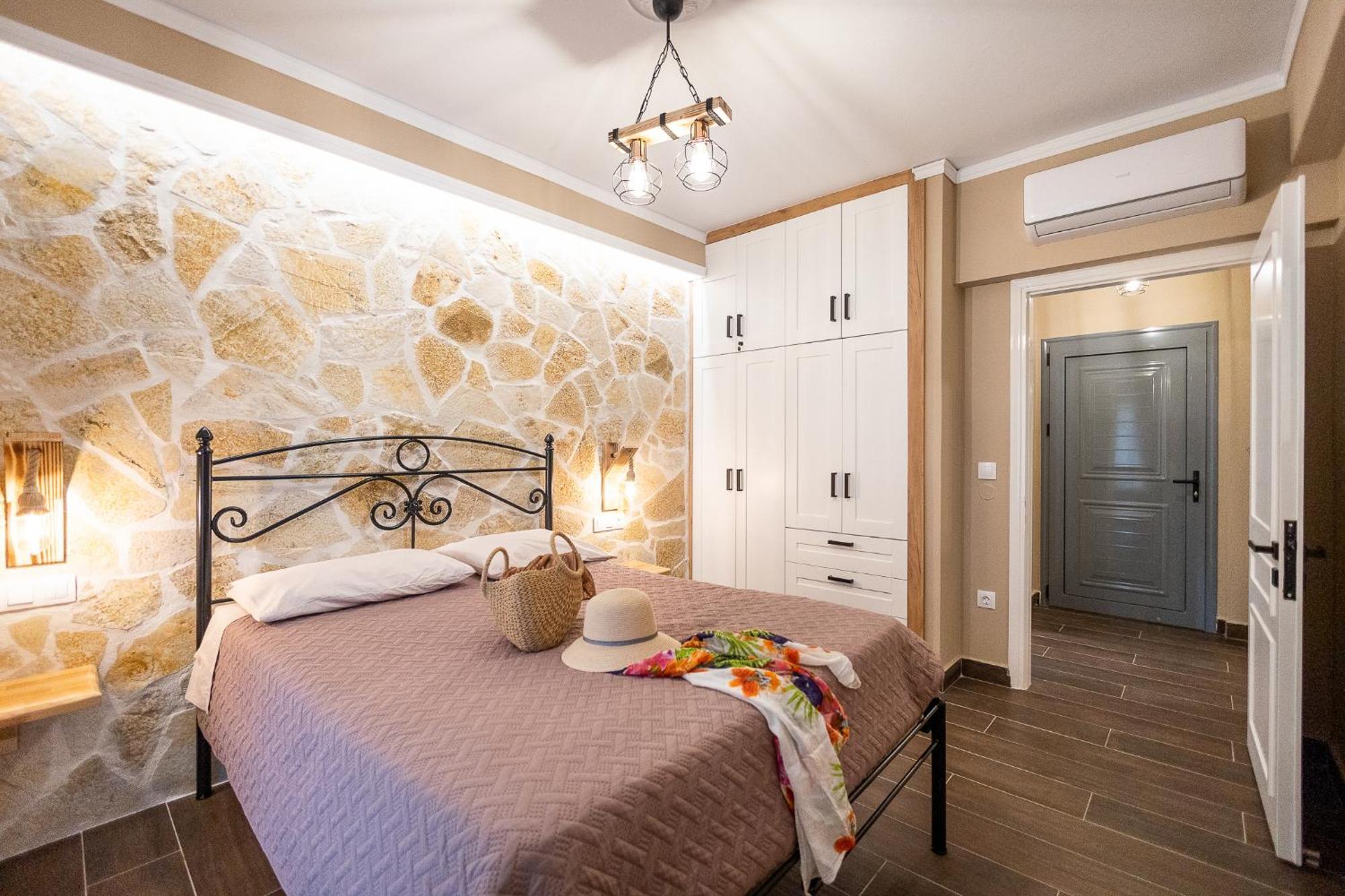 Mathraki Apartment
