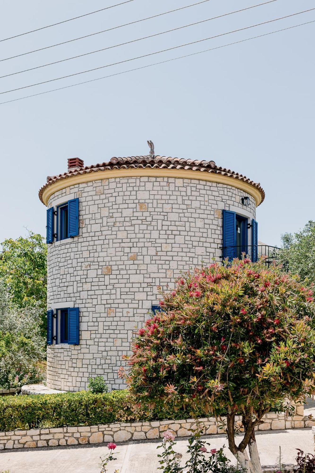 Mathraki Apartment *