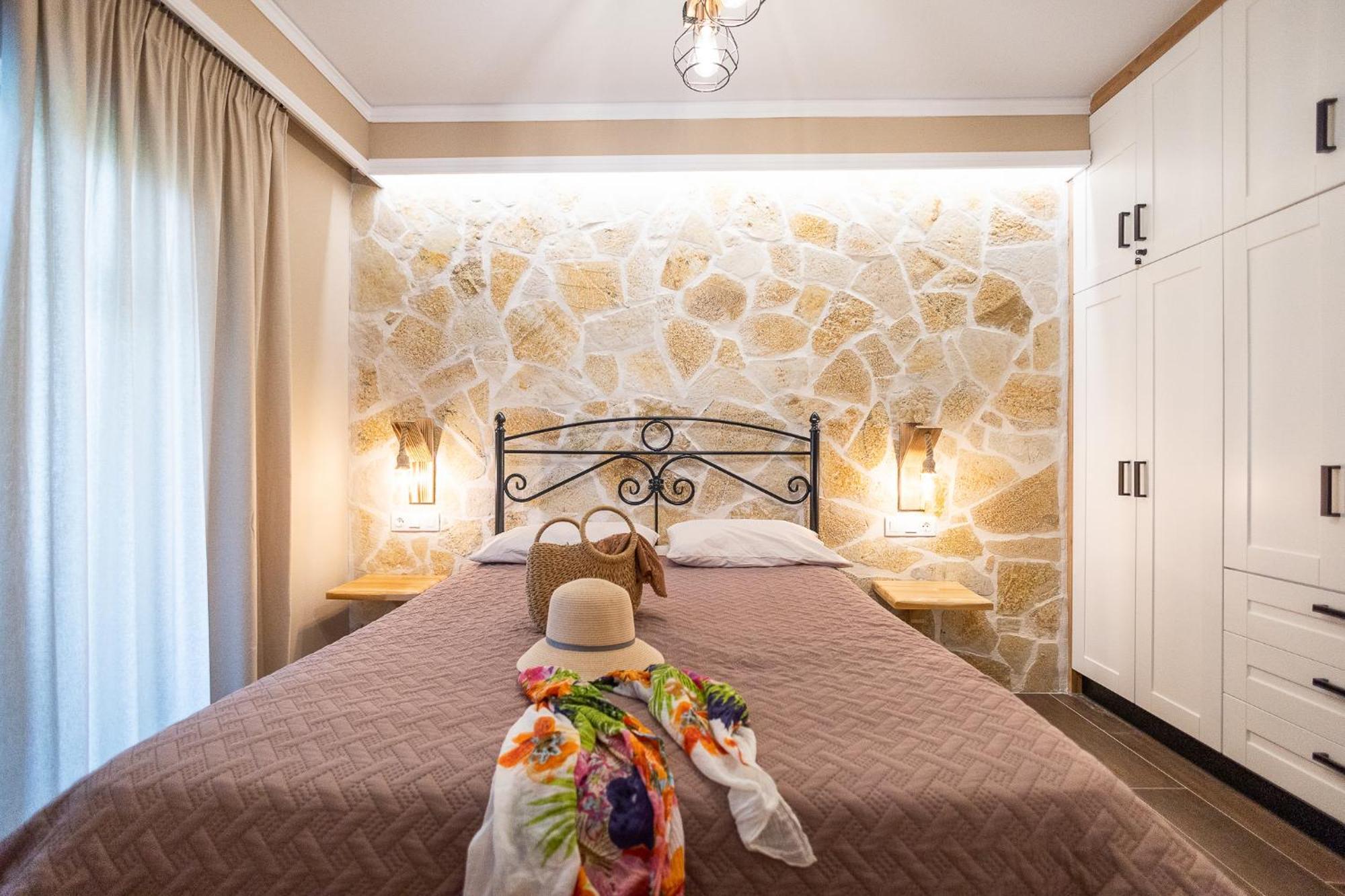 Mathraki Apartment