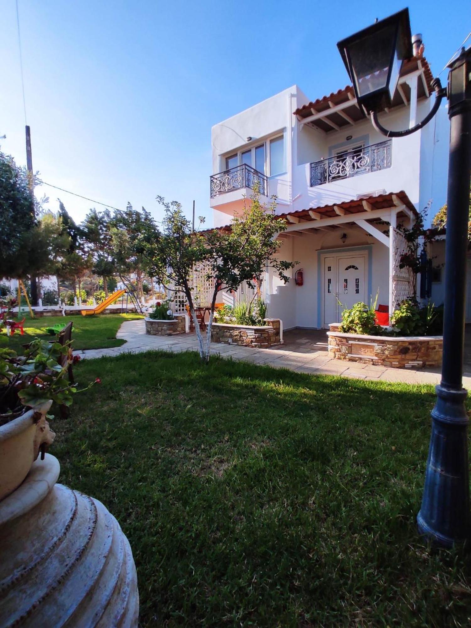 Anna * Agios Petros (Andros)