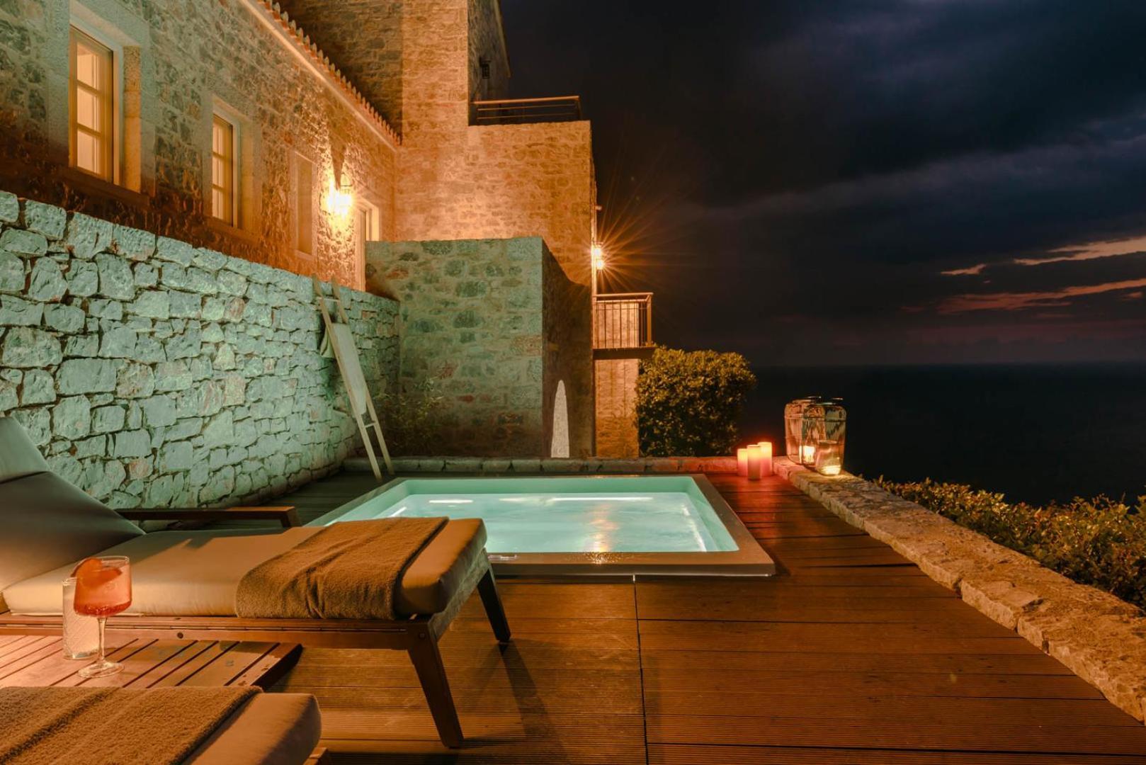 Aria Estate & Hotel