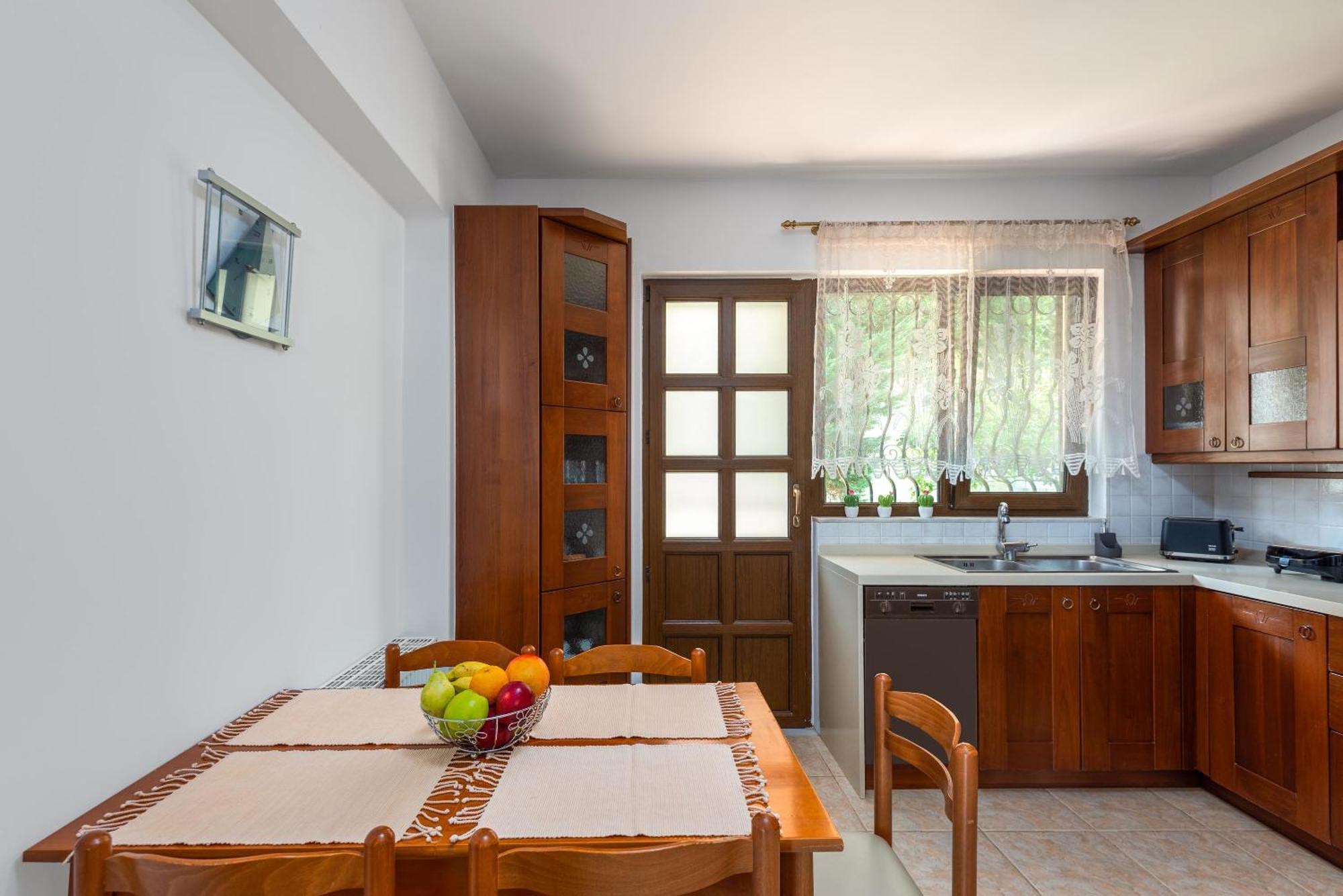 3 Roses Villa Afantou