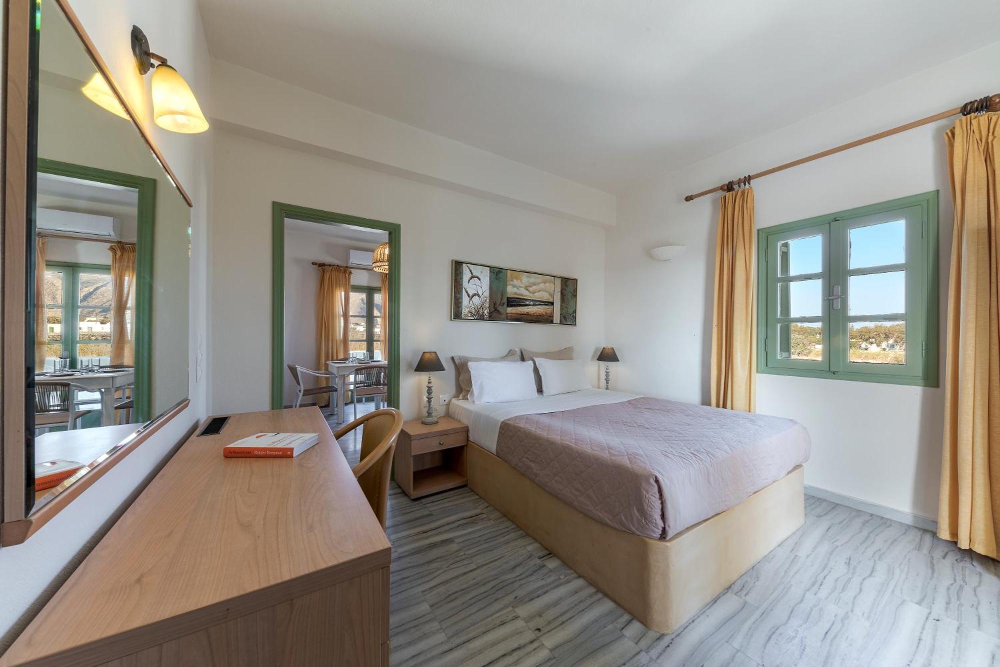 Aparthotel Ambeli Perivolos (Santorini)