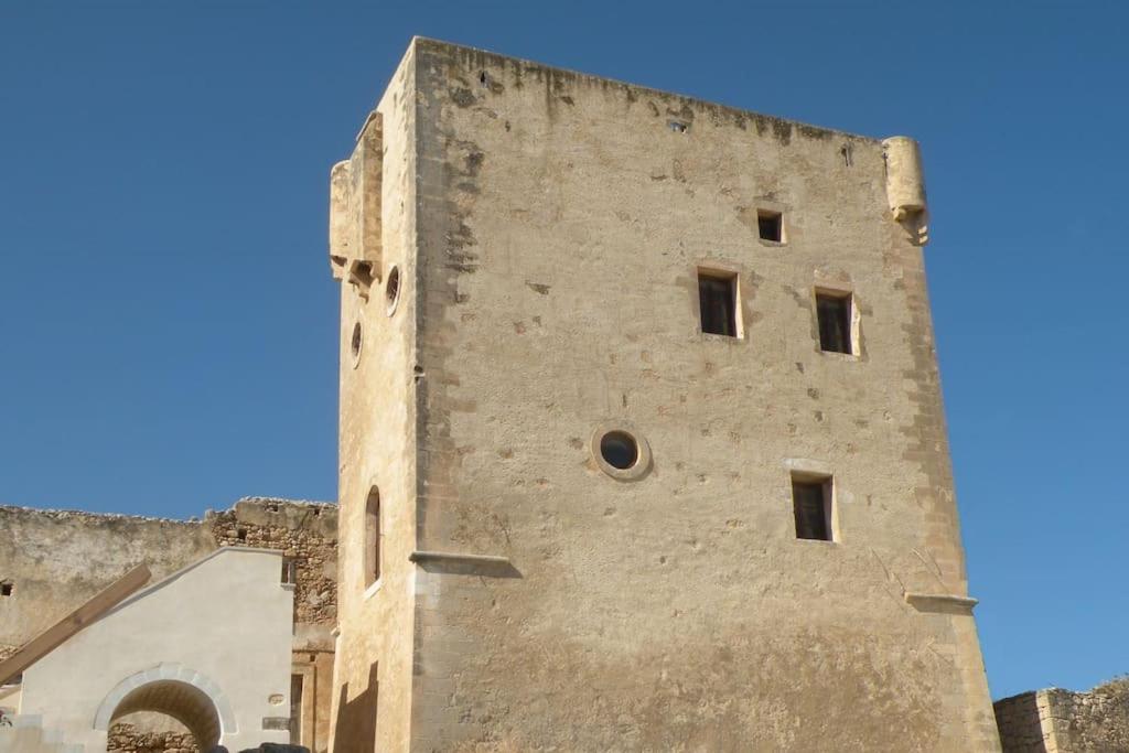 Historic Venetian Castle Ideal For Family Events! Villa