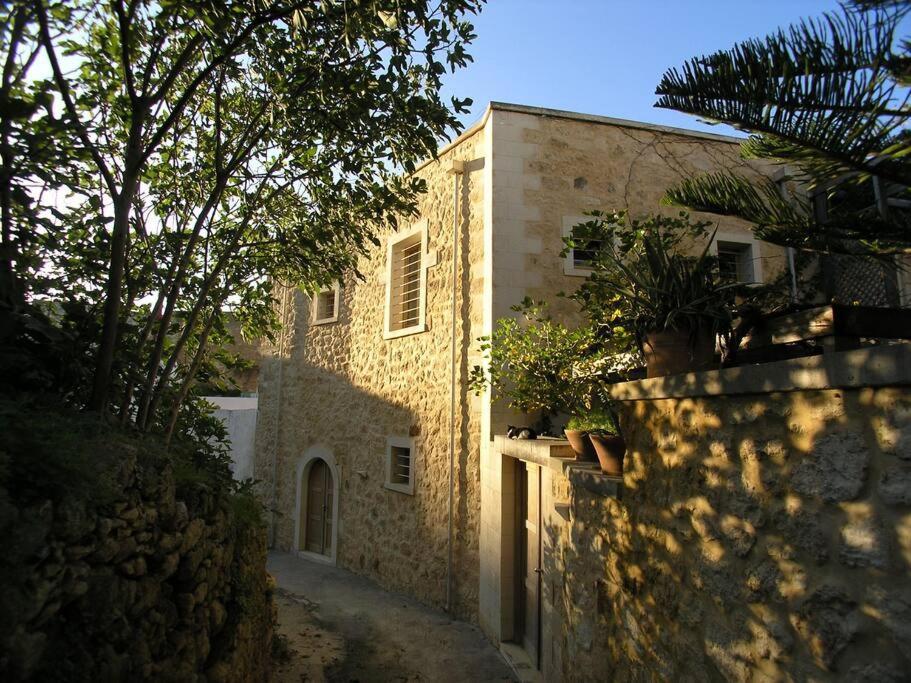 Historic Venetian Castle Ideal For Family Events! Maroulas