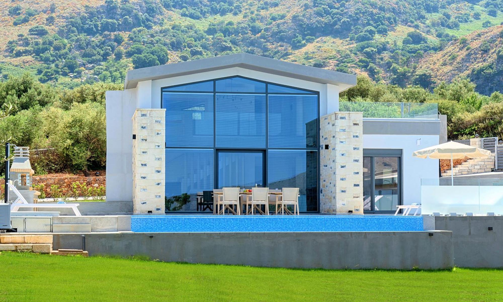 Villa Moonlights Heated Pool *