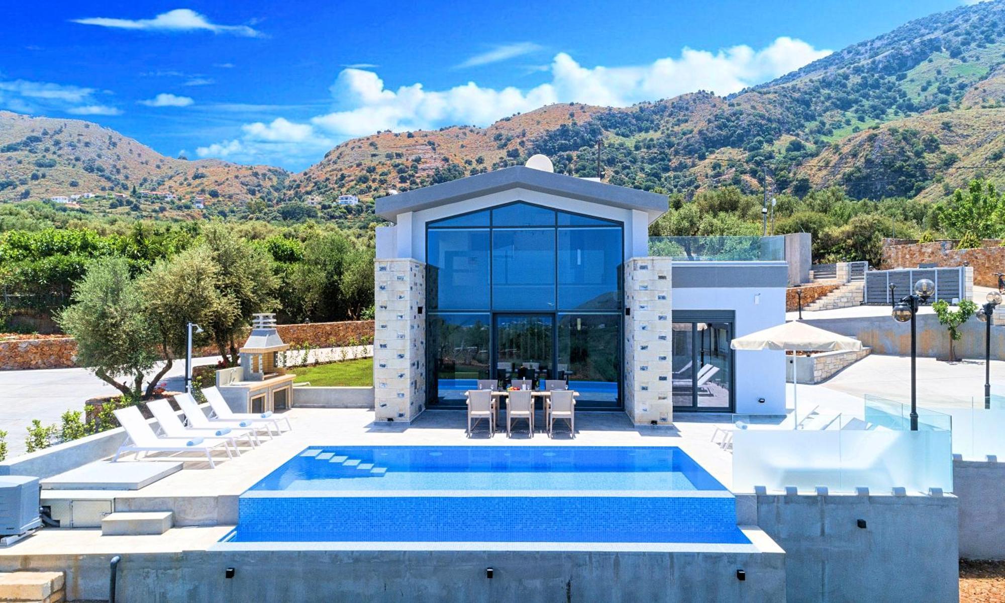 Moonlights Heated Pool