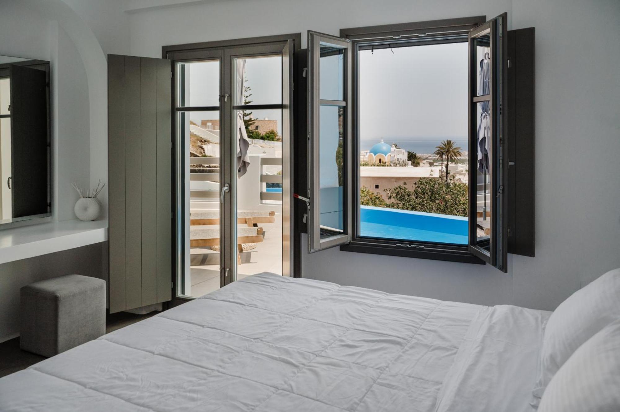 Amphitrite Santorini 3* Vothon