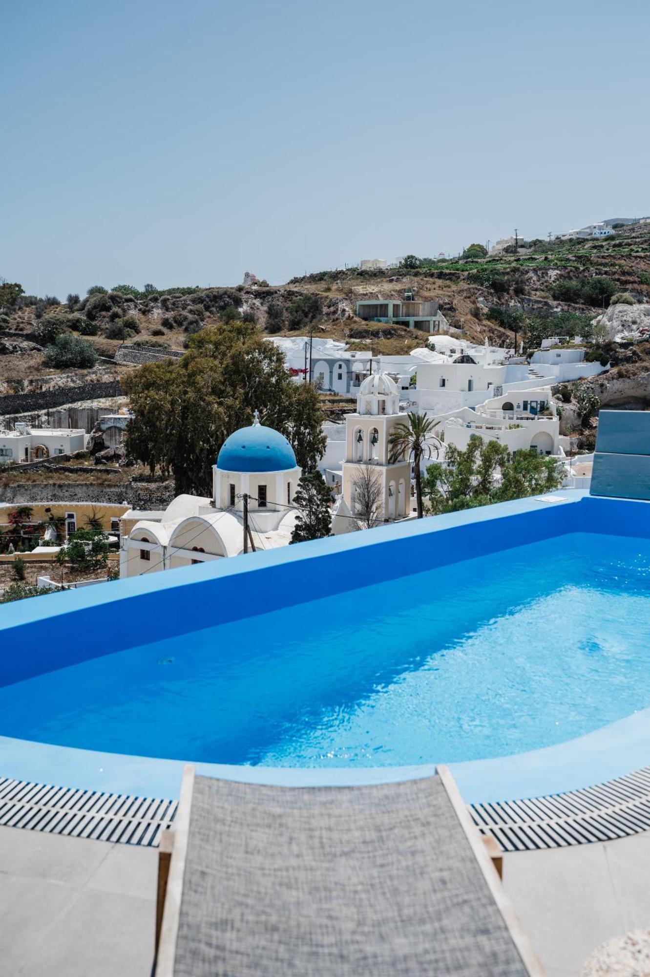 Amphitrite Santorini Aparthotel